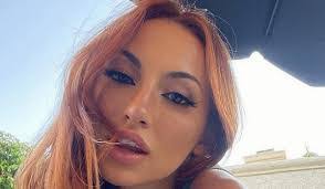 Jessica Mars's Instagram, Twitter & Facebook