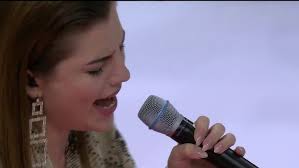 Anna Nero performs the national anthems of USA and Switzerland