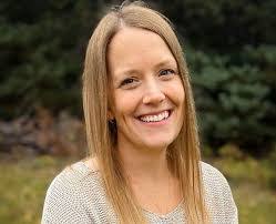 Julie Freeman's Instagram, Twitter & Facebook