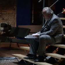 Hij leed al zeven jaar aan een zeldzame vorm van progressieve afasie, een hersenaandoening waardoor hij zijn spraakvermogen geleidelijk verloor en ook fysiek achteruitging, meldt persbureau belga. Alles Over Michel Van Dousselaere Theaterkrant