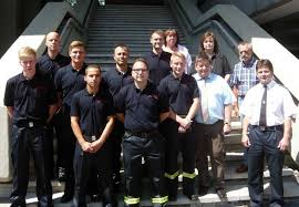 Sie umfasst sowohl einen feuerwehrtechnischen, als auch einen rettungsdienstlichen teil. Acht Brandmeisteranwarter Aus Marl Beginnen Ausbildung Marl