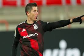 In the current club bayern munich played 8 seasons, during this time he played 337 matches and scored 292 goals. Bundesliga Record Hunting Robert Lewandowski Leaves Bayern Munich Training Early Ahead Of Final Two Matches Sports News Firstpost