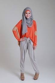She is the wife of movie director hanung bramantyo and the oldest sister of an. Inspirasi Hijab Zaskia Adya Mecca Hijab Fashion Islamic Fashion Hijab Fashionista
