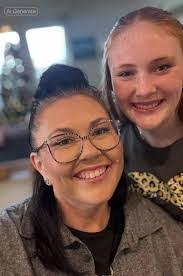 Molly Tomlin's Instagram, Twitter & Facebook