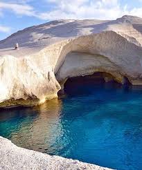 Sarakiniko is a beach on milos island, greece, situated on the north shore of the island. Sarakiniko Strande Milos Milos Car Rental Giourgas Car Rental