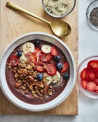 Bol De Yaourt Aux Fruits Et Granola In 2020 Acai Bowls Recipe Acai Bowl Recipes Healthy Coconut Recipes