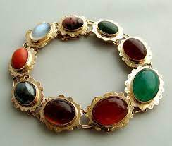 Neem bijvoorbeeld eens een kijkje bij onze prachtige collectie spirituele sieraden van edelstenen en. Geel Gouden Armband Met Edelstenen Kopen De Mooiste Sieraden