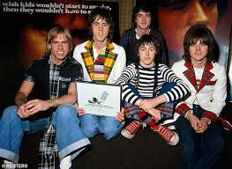 It is with profound sadness that we announce the death of our beloved husband and father leslie richard. Bay City Rollers Star Ian Mitchell Dies As Group Say They Are Deeply Saddened By His Death Fr24 News English