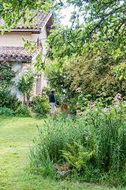 jardin au naturel un veritable hymne a la campagne jardins jardin naturel cultiver son jardin