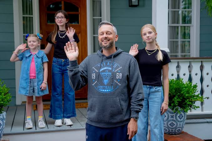 Nate Bargatze's 'The Breadwinner' tries to remake 'Mr. Mom'