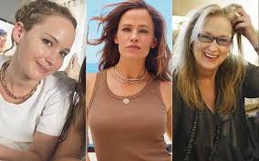 2020 may be almost over, but the many memorable celebrity hair makeovers remain in amazing photos! Oscars 2020 Jennifer Lawrence Meryl Streep Jennifer Garner Tb To 5 Stars Who Tripped At The Prestigious Gala