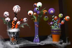 Halloween Deko Basteln 29 Ideen Mit Anleitung Fur Draussen Und Drinnen In 2020 Halloween Deko Basteln Halloween Deko Selber Machen Halloween Deko