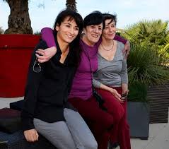 Con gái của nữ diễn viên Biyouna thông báo rằng mẹ cô hiện đang ở bệnh viện quân y Ain Naadja và đang trong tình trạng nguy kịch. Xin hãy nhớ đến bà trong lời cầu nguyện.