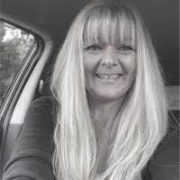 Becky Moen's Instagram, Twitter & Facebook