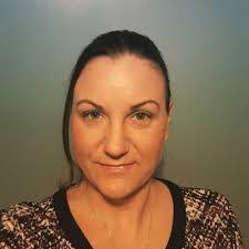 Kelly Bard's Instagram, Twitter & Facebook