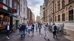 Das bedeutet, dass die verkehrslage dort besonders voll ist. Corona Niederlande Offnet Nach Lockdown Aber Die Angst Bleibt Stern De