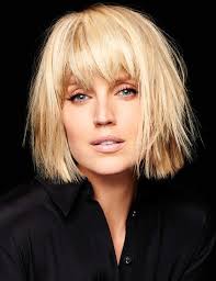 Les Coupes Au Carre Qui Rajeunissent Coiffure Cheveux Courts Coupe De Cheveux