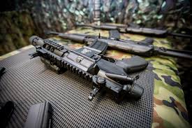На втором этаже находится в основном огнестрельное оружие xvi, xvii и xviii столетий. Arsenal Oruzhiya U Podpolnyh Torgovcev Izyali Sotrudniki Fsb Rossii Primamedia
