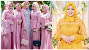 Adanya banyak pilihan model baju kondangan tentu akan memberikan keleluasaan bagi anda untuk memilih mana model baju yang tepat sesuai dengan gaya berbusana anda. Model Baju Gamis Simple Dan Kebaya Elegan Modern Untuk Pesta Pernikahan Kondangan Youtube