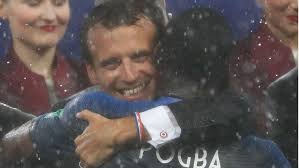 Французы забили третий гол в матче ⋆ футбол на sport.ua. Fussball Wm 2018 Benjamin Mendy Und Paul Pogba Bringen Macron Dab Bei Sport Stuttgarter Nachrichten