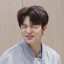 •here is our god hyunjin•if you also love him, be sure to follow me•my account. Skz 101 Reasons I Love Hwang Hyunjin