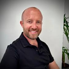 Maxine Skelton's Instagram, Twitter & Facebook