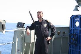 A nomeação foi confirmada pelo ministério da saúde após uma reunião do militar com a ministra. Ficheiro Vice Almirante Gouveia E Melo Ao Comando Da Fragata Nrp Vasco Da Gama Jpg Wikipedia A Enciclopedia Livre