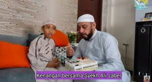 Syekh ali jaber mengawali kegiatan dakwah di indonesia di tahun 2008, hal itu didukung dengan menikahi seorang gadis asli lombok, indonesia, bernama umi nadia yang sudah lama tinggal di madinah. Bi E9hpxzyymhm
