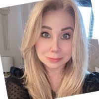 Dawn Mckinnon's Instagram, Twitter & Facebook