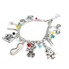 Tutte le donne amano sfoggiare il proprio anello di fidanzamento un così speciale regalo sarà maggiormente apprezzato dalla tua fidanzata se la coglierà di sorpresa.cosa aspetti? 10 Idee Regalo Originali Per Ragazza Di 17 Anni Di Giugno 2021