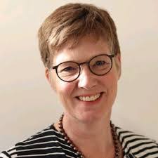 Cara Morton's Instagram, Twitter & Facebook