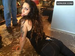 Danielle Colby nude and sexy staggering rare photos - AZNude