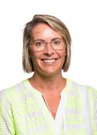 RR-Handbooks-2025-Sport_ISSU by Rangi Ruru Girls' School