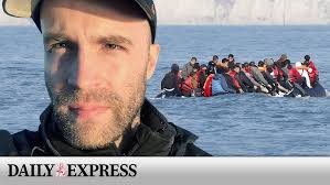 Channel crossings: Chaos of small boats up close