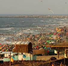 Around twenty swedes stranded in gaza have been in contact with the swedish consulate in but as israeli troops pushed deeper into gaza on sunday night this process was being complicated. Familienleben Am Strand Von Gaza Bilder Fotos Welt