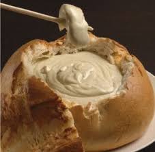 Pan Campesino Relleno De Salsa De Queso Menudiando Food Drinks Dessert Food Party Food Appetizers