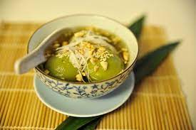 Cắt hạt lựu hành tây, cắt hành baro thành miếng. Cach Náº¥u Mon Che Troi NÆ°á»›c La Dá»©a Nhan Ä'áº­u Xanh Cá»±c Ngon