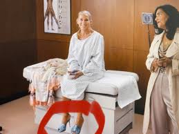 AJLT, Season 1, E5: Tragically Hip – Carrie Bradshaw is the Worst