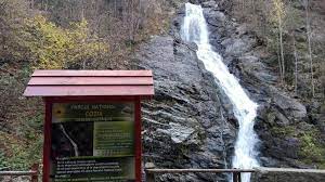 Peisajul este deosebit, iar datinile se împletesc armonios cu amenajările moderne. Obiective Turistice Pe Valea Oltului Tara Dacilor