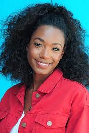 Alise Willis's Instagram, Twitter & Facebook