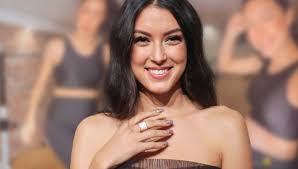 Rebecca mir nimmt stellung zu den spekulationen. Rebecca Mir Voller Stolz Hier Prasentiert Sie Ihren Babybauch In Hautengen Sportklamotten Bunte De