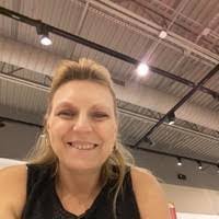 Lisa Tolley's Instagram, Twitter & Facebook