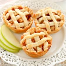 These Mini Apple Pies Are Easy To Make And Filled With A Simple Homemade Apple Pie Filling The Perfect M Mini Apple Pie Recipe Mini Pecan Pies Mini Apple Pies