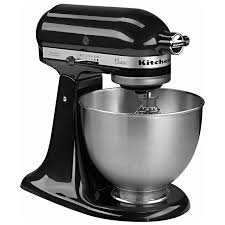 Un buen robot es aquel que disfrutas cuando lo utilizas y el que mejor satisface tus necesidades en la cocina. Esta Es La Version Clasica Del Robot Kitchenaid El Robot De Cocina 100 Americano Mas Versatil Y Que Fusiona Per Ayudante De Cocina Robot De Cocina Kitchenaid