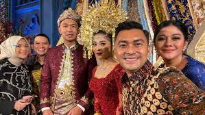 Majlis akad nikah syazwani dan hafizuddin. Artis Artis Yang Hadiri Akad Nikah Nikita Willy Dan Indra Priawan