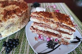 Torte Smetannik Leckeres Rezept Fur Russische Schmandtorte Mischka Rezept Kuchen Rezepte Blechkuchen Torten Schmandtorte
