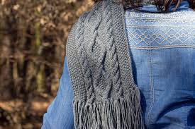 Es handelt sich um ein weizenmuster, es heißt so, da es. Anleitung Schal Mit Zopfmuster Selber Stricken Green Bird Diy Mode Deko Und Interieur