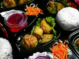 Berkaitan dengan hal tersebut, jangan khawatir karena paket nasi box kekinian dari markaz catering siap menjadi rujukan yang terbaik. Raya Boga Catering Layanan Jasa Boga Profesional