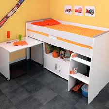 Ce lit haut type mezzanine est un véritable gain de place dans les petits espaces et une solution complète.il vous permet d'installer en dessous du lit un coin bureau et un espace détente grâce à. 10 Lits Enfants En Mezzanine Pour S Inspirer Blog But