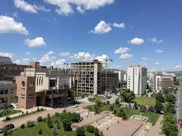 It has 250 stores including one hypermarket auchan (16,000 m2 (170,000 sq ft)) and several anchors, such as : Vanzare Apartament 1 Camere Cluj Napoca Gheorgheni Strada Alexandru Vaida Voievod